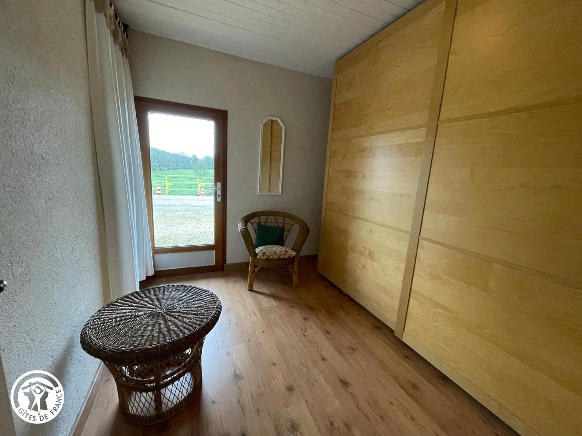 Gîte Saint-Michel-Mont-Mercure, 3 pièces, 4 personnes - FR-1-426-249 Sevremont Esterno foto